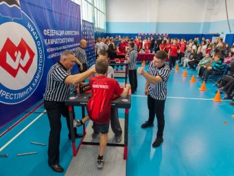 68 спортсменов приняли участие в Первенстве по армрестлингу на Камчатке 2 68 спортсменов приняли участие в Первенстве по армрестлингу на Камчатке 2