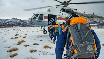Камчатские спасатели десантировались на склон Козельского вулкана