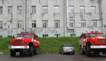 В Усть-Камчатске произошло еще одно ощущаемoе землетрясение. Оперативные группы спасателей продолжают обследовать здания