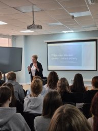 В «Директорском дне» приняли участие более шестидесяти старшеклассников Камчатки 2