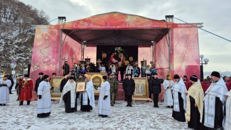 Крестный ход во главе с Архиепископом прошел вчера в столице Камчатки 14