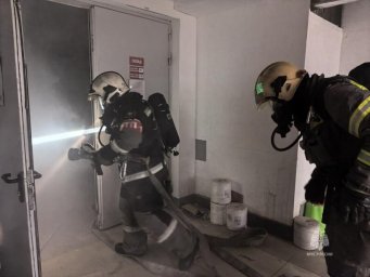 Тренировались тушить торгово-развлекательный комплекс &laquo;Глобус&raquo; пожарные МЧС России на Камчатке 4