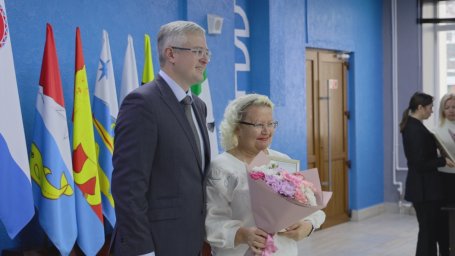 Наградами отметил специалистов за слаженные действия в период сейсмической активности губернатор Камчатки 8