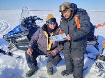 Рыбаки продолжают выходить на лёд в Камчатском крае 2