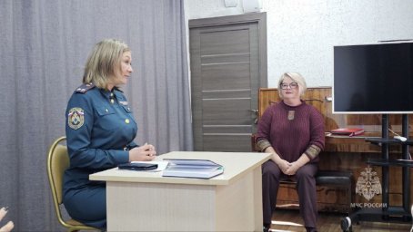 Проведение инструктажей по безопасности при землетрясениях практикуют специалисты МЧС на Камчатке 1