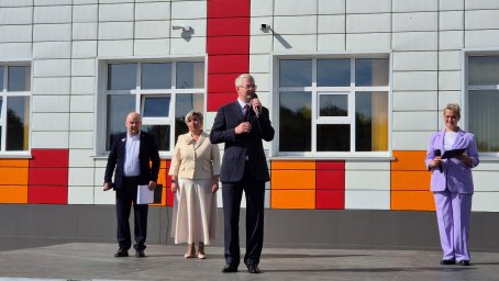 Торжественные линейки и классные часы, посвящённые началу нового учебного года, прошли в Петропавловске-Камчатском 8