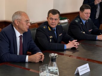 Пограничное управление ФСБ России с 80-ой годовщиной со дня образования поздравил губернатор Камчатки 3