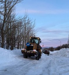 Дорожные службы проводят комплексную уборку снега в Петропавловске-Камчатском 4