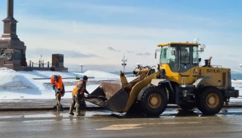 Сезонные работы по содержанию улично-дорожной сети проходят в столице Камчатки