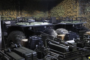 Технику и снаряжение бойцам 155-й бригады морпехов вручил Юрий Трутнев на Камчатке 0
