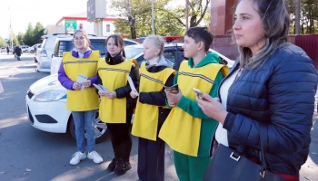 Елизовские госавтоинспекторы провели профилактическую акцию  «Безопасная дорога детям — дети идут в 