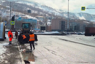 Сезонные работы по содержанию улично-дорожной сети проходят в столице Камчатки 4