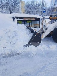Работы по ликвидации снежных заносов продолжаются круглосуточно в Петропавловске-Камчатском 1