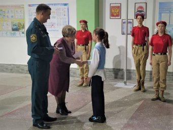Школьницу с Камчатки наградили медалью «За проявленное мужество» 0