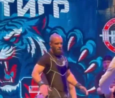 Что за лев этот тигр: мировой рекорд на чемпионате ДФО установил силач из Камчатского края