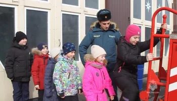 Камчатские школьники побывали в гостях у пожарных