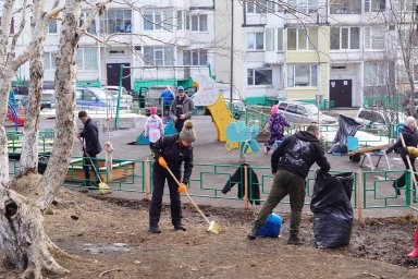 Активно поддержали субботники жители Петропавловска-Камчатского 6