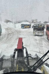 Комплексную расчистку на основных магистралях и внутренних проездах продолжают вести городские службы Петропавловска-Камчатского 7