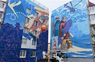 В столице Камчатки оформление нескольких торцов домов в рамках арт-фестиваля уже близится к завершению 2