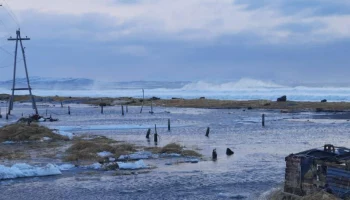 Перелив песчаных кос морскими волнами ожидается на побережьях Камчатки Перелив песчаных кос морскими волнами ожидается на побережьях Камчатки