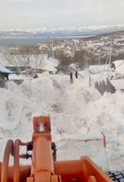 Дорожные службы продолжают работы по устранению последствий циклона в Петропавловске-Камчатском 2
