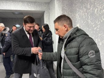 Ключи от квартиры в новом доме получил начальник научного отдела Кроноцкого заповедника на Камчатке 0