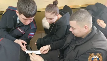 О повседневных задачах сотрудников Госавтоинспекции рассказали студентам на Камчатке