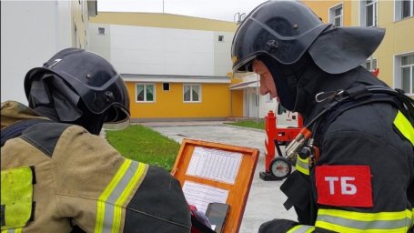Огонь в музыкальном зале и сильное задымление: очередные пожарно-тактические учения прошли на Камчатке 1