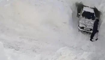 Ситуация с уборкой снега остаётся сложной в Петропавловске-Камчатском