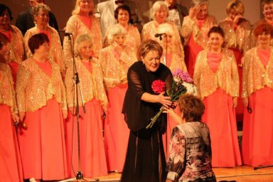 Торжественное мероприятие, посвященное 40-летию народного хора ветеранов войны и труда «Красная гвоздика», прошло на Камчатке 1