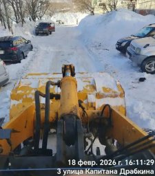 Коммунальные службы продолжают расчистку дорог в Петропавловске-Камчатском 5
