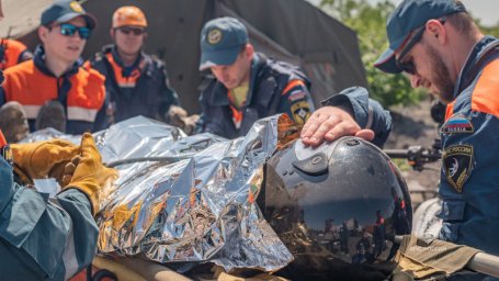 На Камчатке спасатели провели тренировку по поиску людей, заблудившихся в лесу 0