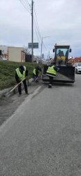 Очистку дорог от песка и мусора проводят коммунальные службы Петропавловска‑Камчатского 3