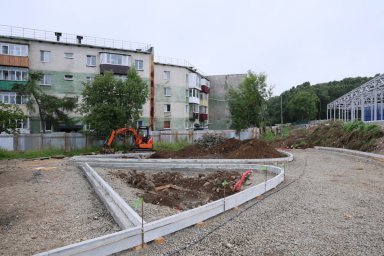 Благоустройство парка «Простоквашино» спортивно-рекреационного назначения идет в Елизово на Камчатке 3
