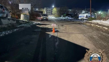 Автомобиль Honda совершил наезд на лежащего на проезжей части мужчину в Петропавловске-Камчатском