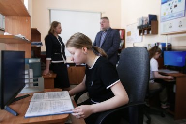 Восемь современных компьютеров для класса информатики были закуплены для учеников в Петропавловске-Камчатском 1