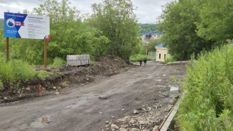 Проезд от основной магистрали вглубь микрорайона по ул. Мишенной 112, 116 асфальтируют в Петропавловске-Камчатском 3