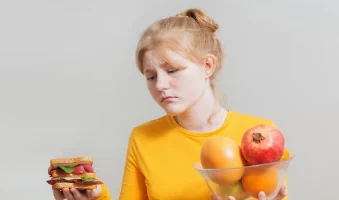 Важную роль для здоровья зубов у подростков играет рацион питания