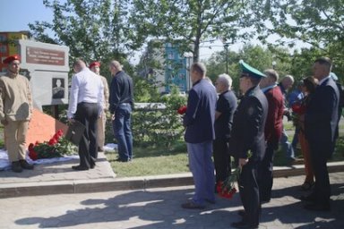 Памятный знак герою России Александру Попову открыли в столице Камчатки 5