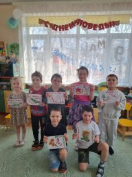 Письмами и подарками ко Дню Победы поддержали военных дети Камчатки 4
