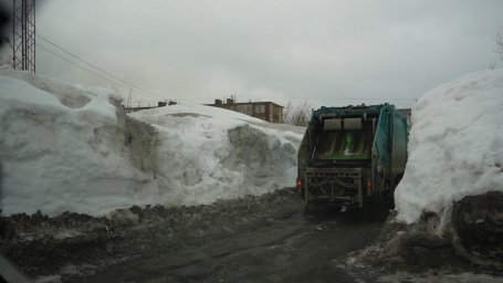 На эффективность работы по вывозу мусора влияют состояние дворовых проездов и парковки в Петропавловске-Камчатском 3
