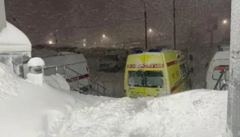 Медики несли пациента на руках более километра в условиях циклона на Камчатке