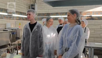 Приготовление блюд из камчатской рыбы освоили учащиеся из села Кавалерское на Камчатке