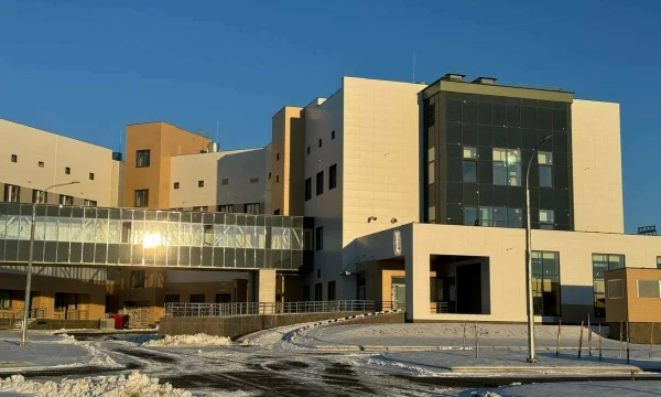 Четырёх молодых специалистов приняла на работу в 2026 году краевая больница на Камчатке