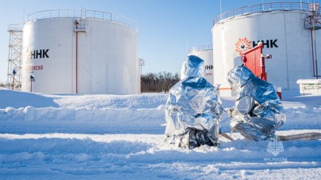 Камчатские пожарные провели учения в аэропорту Елизово на Камчатке 2