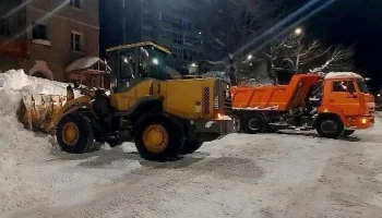 Дорожные службы продолжают ликвидировать последствия циклона в Петропавловске-Камчатском