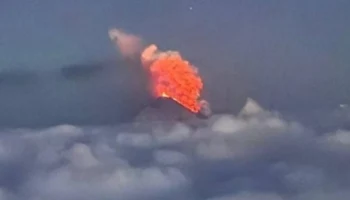 Угрозу воздушному сообщению и прилегающим районам создает  активность Ключевского вулкана на Камчатке