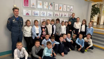 Занятие по основам безопасности провели для школьников пожарные Вилючинска на Камчатке