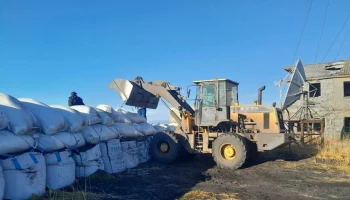 Продолжаются работы по берегоукреплению в селе Апука на севере Камчатки Продолжаются работы по берегоукреплению в селе Апука на севере Камчатки