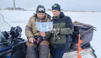 Рыбаки продолжают выходить на лёд в Камчатском крае